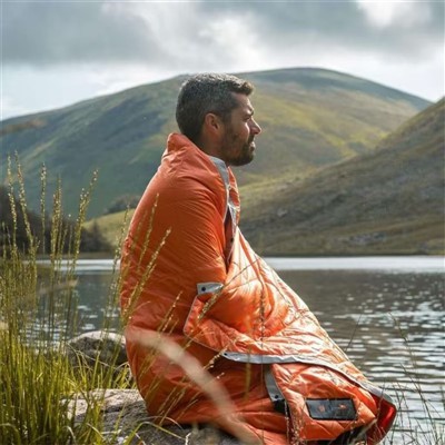 Saliekama sintētiskā kempinga sega